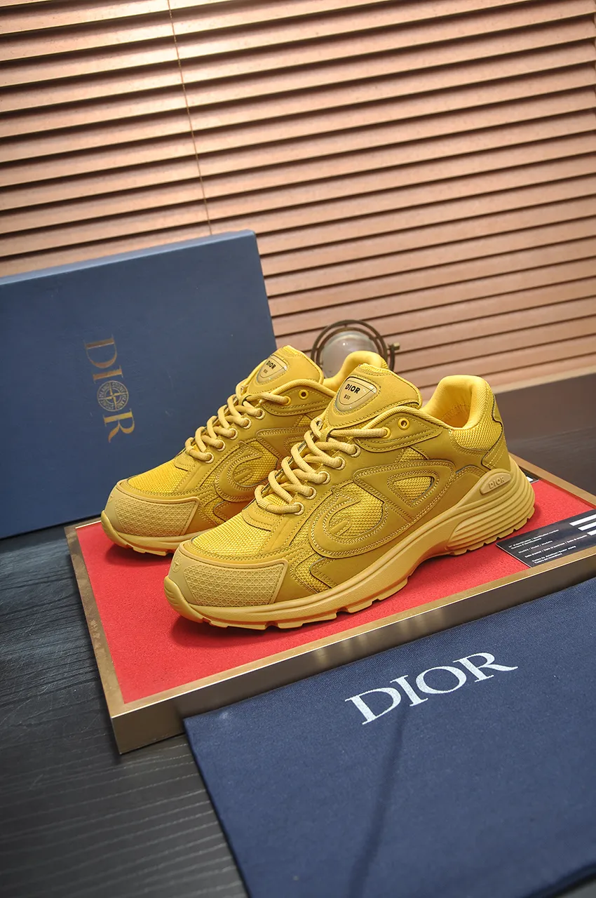 Men's men's shoes 💰: 540💶 (top original order) Brand: Dior (Dior) Standard code: Men's code 38-44 (45 customized) Grade: Same style as the official website Material: Top original cowhide stitched together Original wear-resistant and lightweight outsole Style category: Fashionable casual shoes Distinguished luxury brand elements top luxury Color: Real picture color